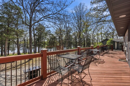 Quail Cove 5 - Lakefront Studio Boat Slip