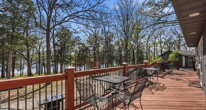 Quail Cove 5 - Lakefront Studio Boat Slip