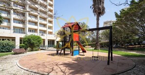 Children’s area - Sea View Apartment with Private Pool (Portimão)