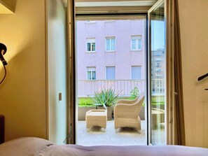 2 bedrooms, iron/ironing board, WiFi, bed sheets - Luxury 2bed-2bath in top location (Milano)
