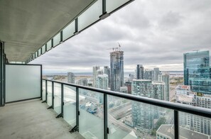 Property grounds - Sterling House Suites (Toronto)