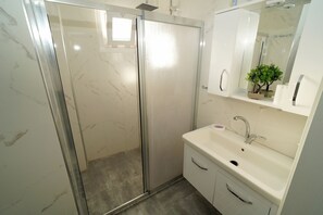 Bathroom - Panoramic Sea Views from Your Private Luxury Terrace (Ayvalık)