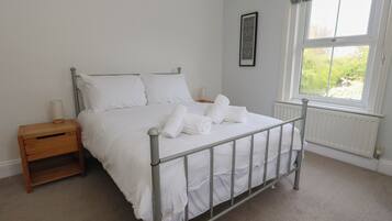 4 slaapkamers, gratis wifi, individueel gedecoreerd