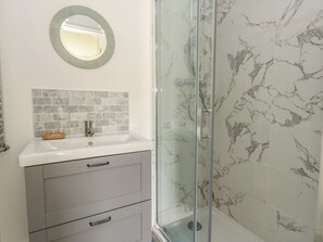 Shower - Millmead House (Weymouth)