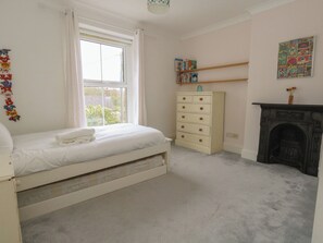 4 bedrooms, individually decorated, individually furnished, free WiFi - Millmead House (Weymouth)
