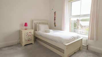 4 bedrooms, WiFi (free), individually decorated, individually furnished