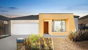 Exterior - Contemporary 4BR2BA house in Point Cook with Study (Point cook)