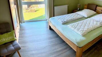 5 Schlafzimmer, Bügeleisen/Bügelbrett, WLAN