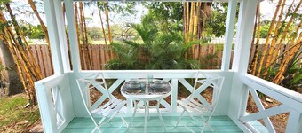 Lush Tropical Studio in Historic Sailboat Bend, close to Downtown