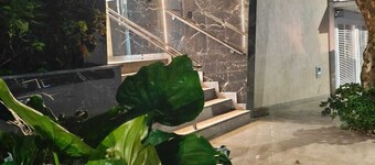 950 meters from UFV, next to the City Hall. New Apartment