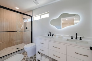 Interior - 3 Mi to Dtwn! Family & Pet-friendly Gem in Phoenix (Phoenix)