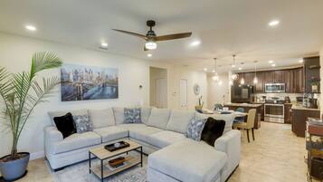 House (4 Bedrooms) | Interior