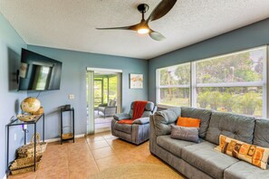 House (2 Bedrooms) | Interior - Private Yard, Lanai! Pet-friendly Fort Pierce Home (Fort Pierce)