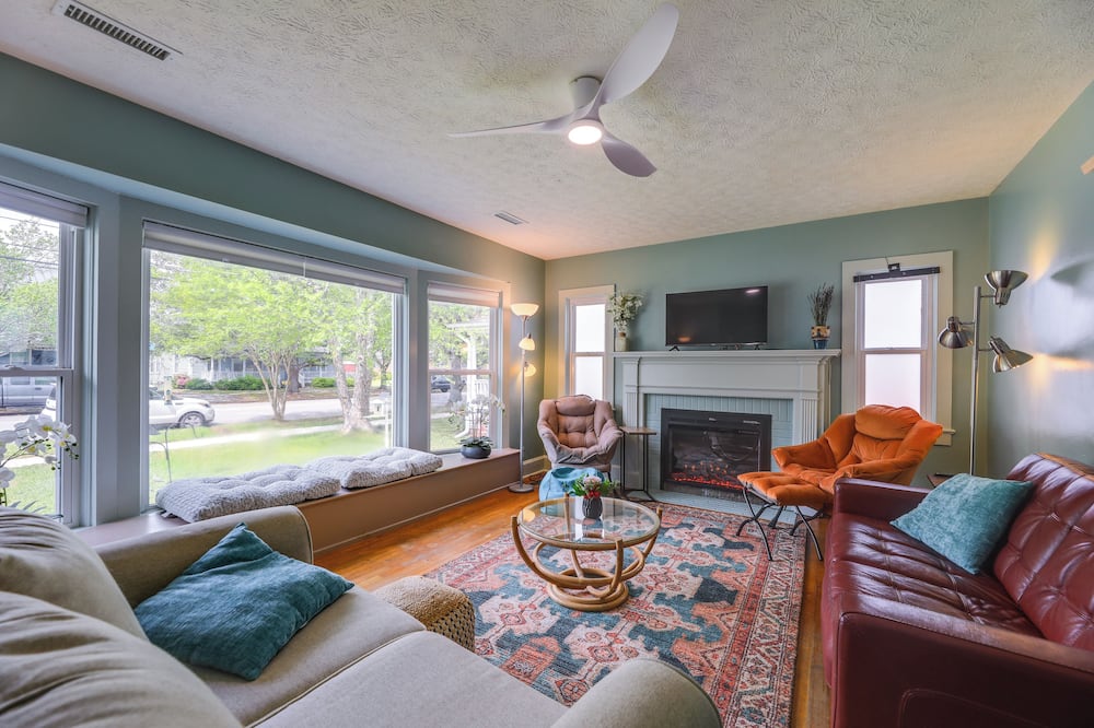Walkable Escape in Dtwn Burgaw! Quiet Home w/ Yard - Harrells, NC
