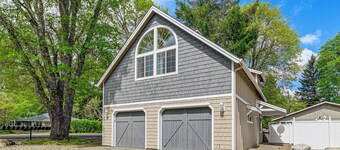 俄勒岡洞穴附近帶庭院及遊戲室的舒適工作室  