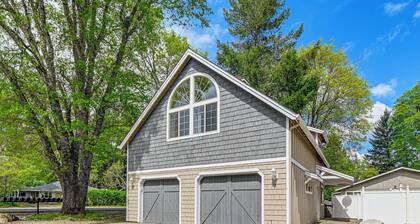 Patio & Game Room! Cozy Studio Near Oregon Caves