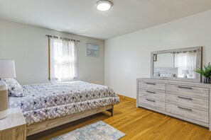 Interior - Walk to Shops & Eats! Attleboro Basecamp (Attleboro)