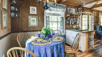 House (1 Bedroom) | Interior