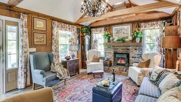 House (1 Bedroom) | Interior