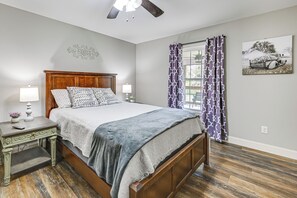 Interior - 3 Mi to Nolin Lake Boat Ramp! Family Home w/ Deck (Mammoth Cave)