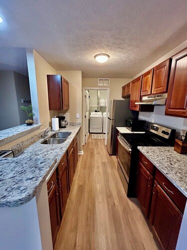 Cozy 2-bedroom condo in gated community