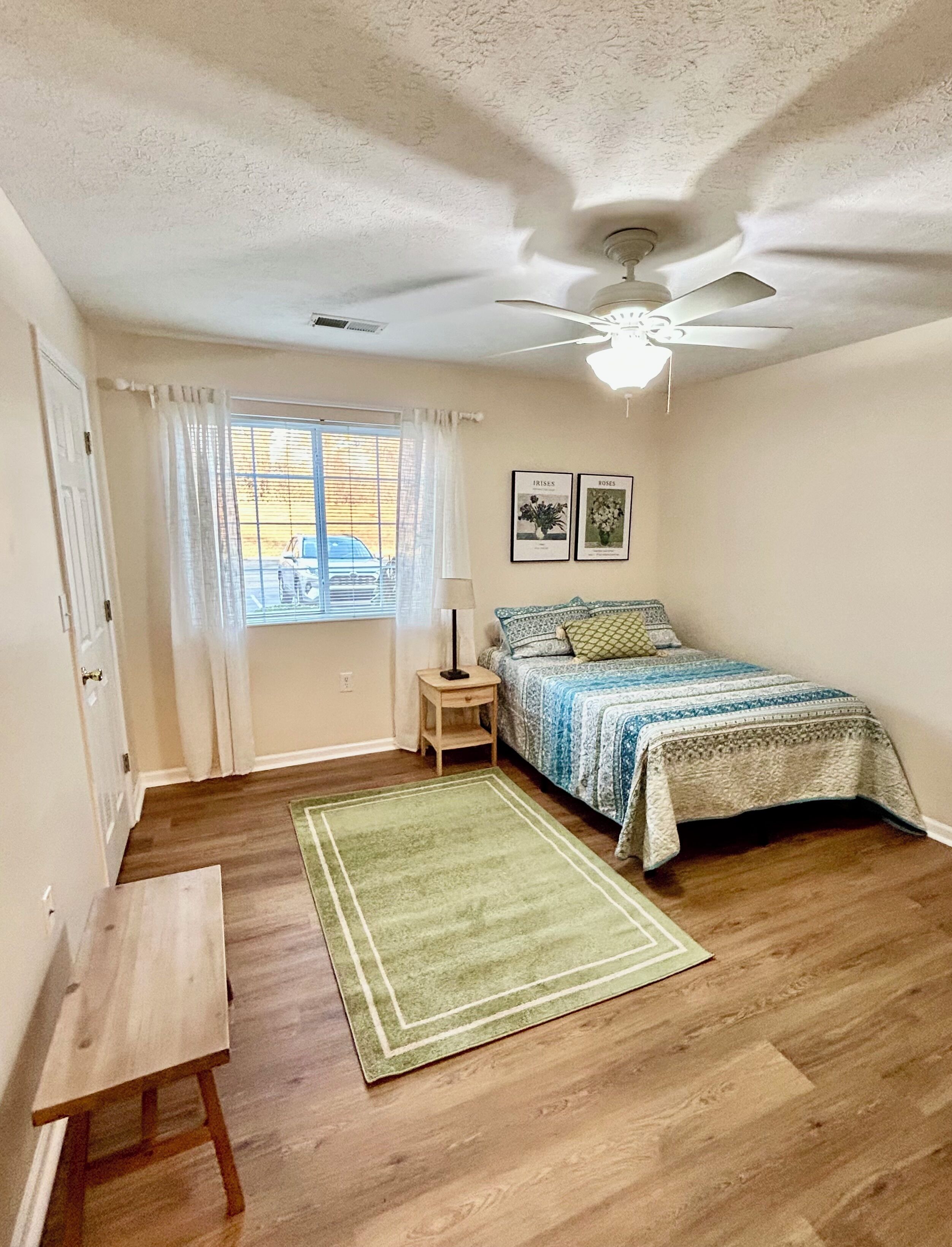 2 bedrooms, iron/ironing board, WiFi, bed sheets