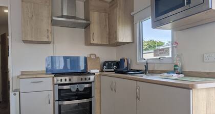 Coastal Comfort – Relaxing 3-Bed Holiday Home at Marlie Holiday Park
