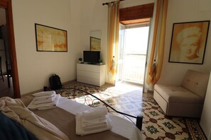Bügeleisen/Bügelbrett, Reisekinderbett, kostenloses WLAN