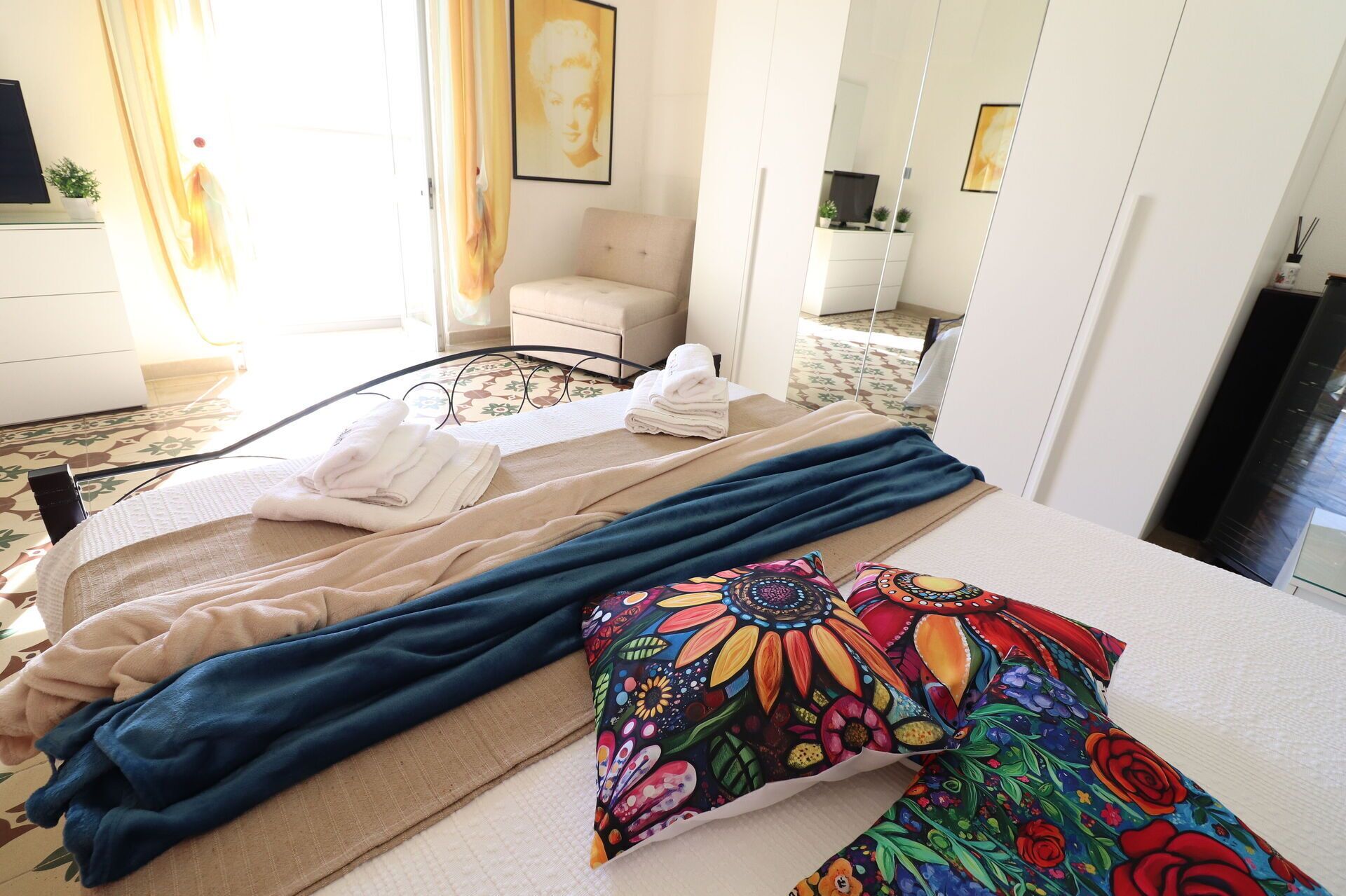 Iron/ironing board, travel crib, free WiFi