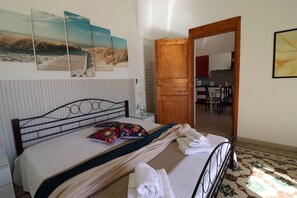 Bügeleisen/Bügelbrett, Reisekinderbett, kostenloses WLAN