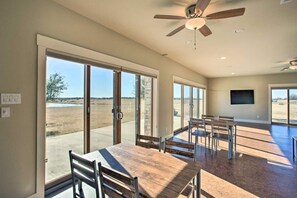Dining - This farmhouse is a 3 bedroom(s), 3 bathrooms, located in Sanger, TX. (Sanger)
