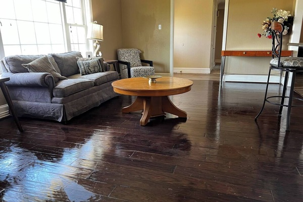 Comfortable living area with ample seating, perfect for relaxing after a day out.