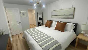 2 bedrooms, desk, travel cot, free WiFi