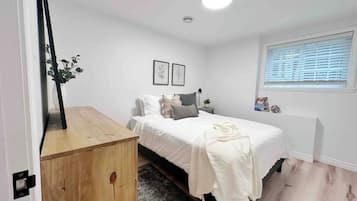 2 chambres, bureau, lit de bébé portatif, accès au Wi-Fi (inclus)