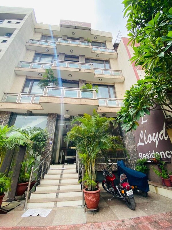 Exterior detail - Hotel LLoyd Residency Near Nehru Place (New Delhi)