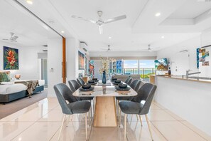 House - Zen Crystal Tide Balcony - Pool - Gym - Seaview (Darwin)