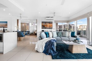 House - Zen Crystal Tide Balcony - Pool - Gym - Seaview (Darwin)
