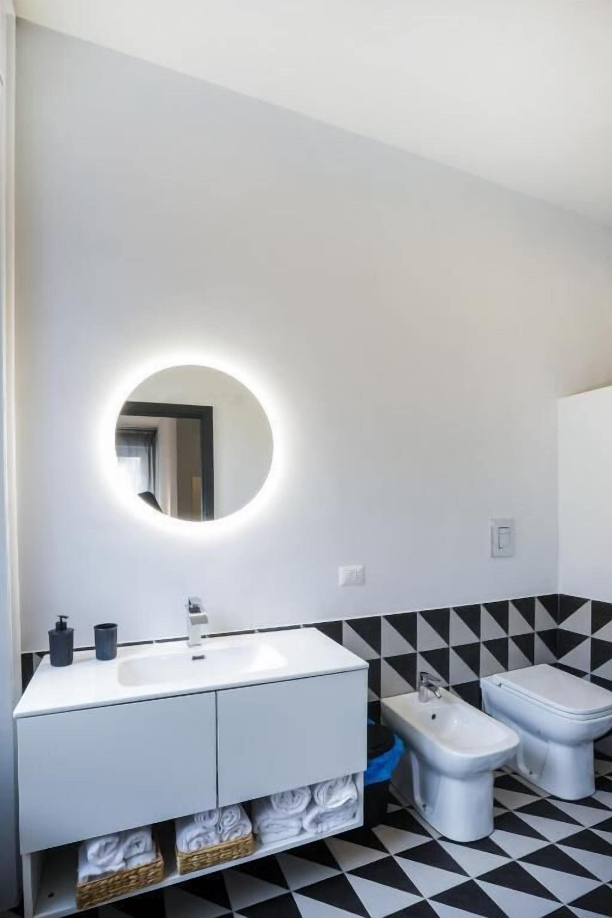 Quadrupla Comfort, vista città | Bagno