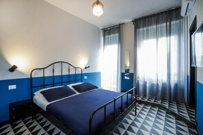 Kahden hengen comfort-huone, parveke, kaupunkinäköala | Äänieristys, ilmainen Wi-Fi