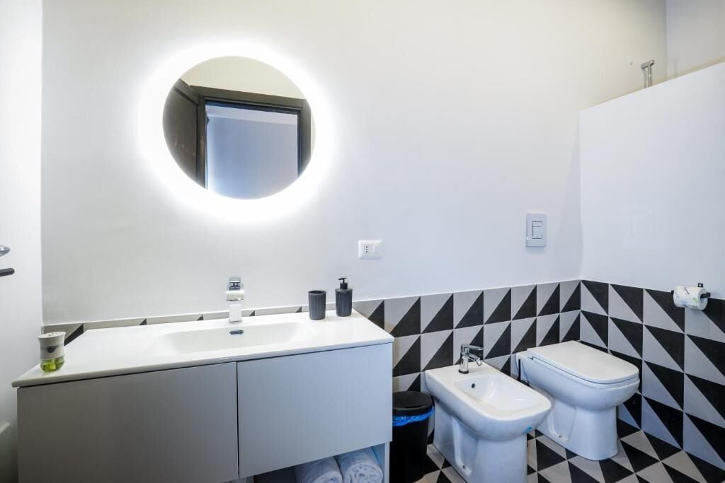 Comfort Double Room, Balcony, City View | Bathroom