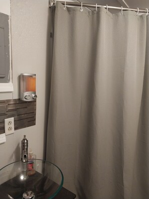 Bathroom - Peaceful 1-bedroom apartment in charming Stockbridge (Stockbridge)