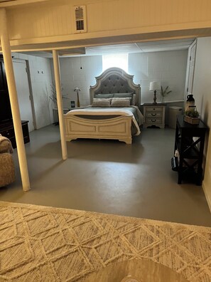 Room - Perfect 1-bedroom Weekend Stay (Buhl)