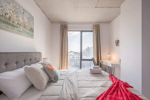 Desk, iron/ironing board, WiFi, bed sheets - Stylish 2BR Gem | Old Montreal + Square Victoria (Montreal)