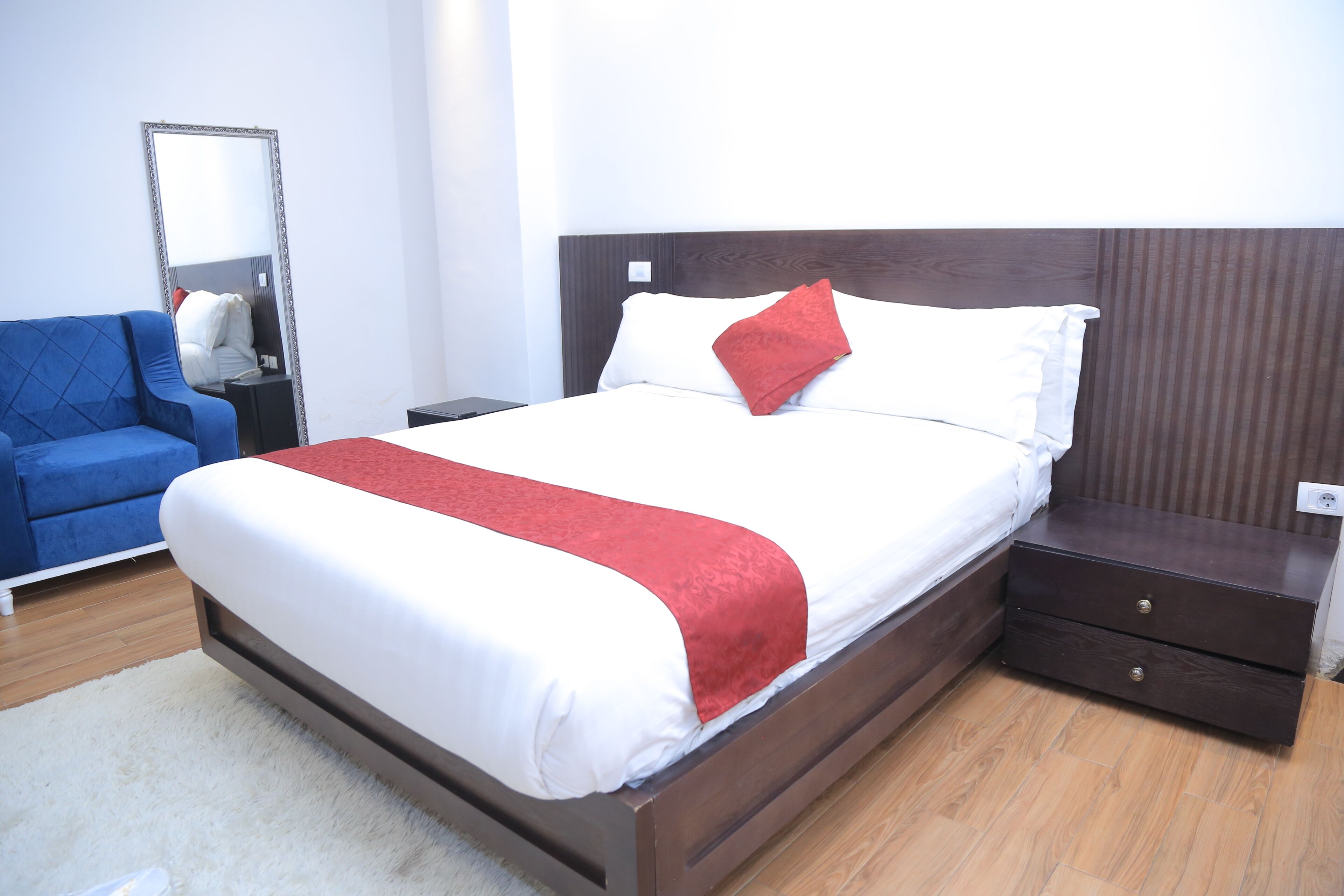 Quarto casal, sacada, vista para a cidade