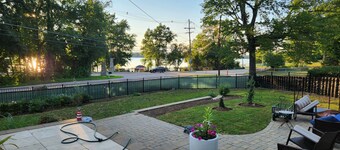 Family Friendly 4bdr LakeHouse 40min to Boston/Providence 12min GilletteStadium