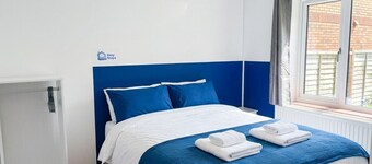 5-Bed MK Home · Sleeps 12 · Contractors & Groups Welcome