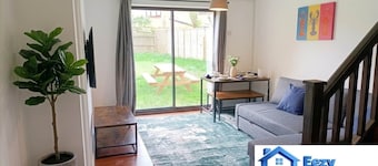 5-Bed MK Home · Sleeps 12 · Contractors & Groups Welcome