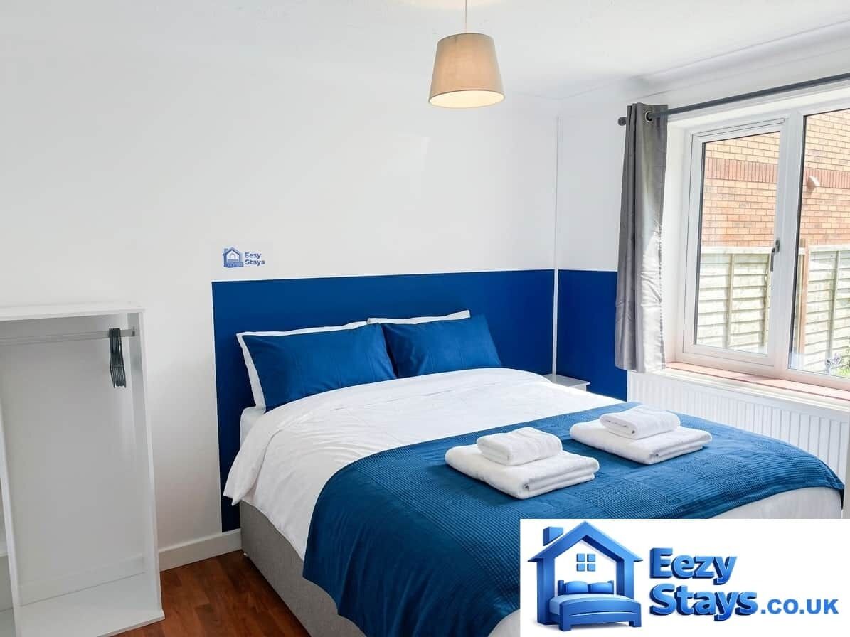 5 bedrooms, WiFi, bed sheets