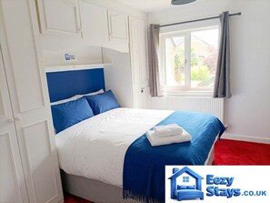 5 bedrooms, WiFi, bed sheets