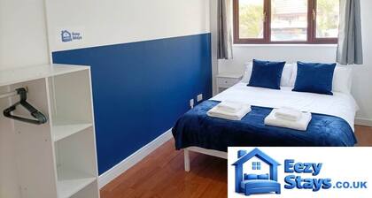 5-Bed MK Home · Sleeps 12 · Contractors & Groups Welcome